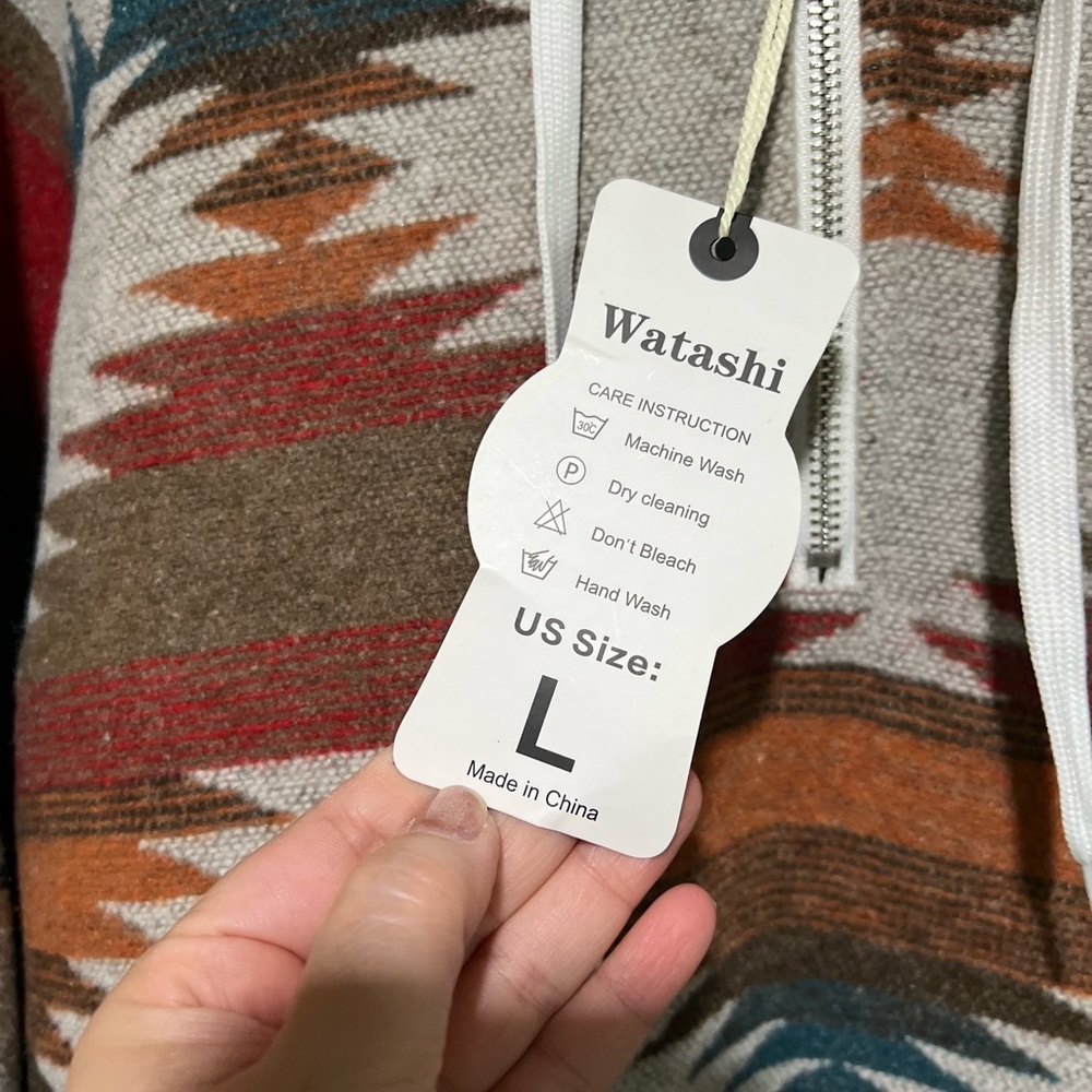 Aztec Patterned Hooded Sweater - Picture 5 of 11